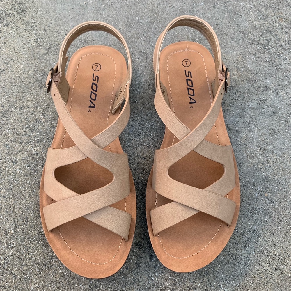 SODA Women Flatform Comfort Strappy Cross Cross Sandal Flip Flop - Picture 4 of 6